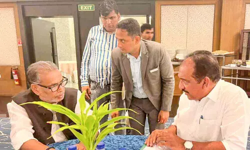 അങ്കമാലിയിൽ കൂടുതൽ ട്രെയിനുകൾക്ക് സ്റ്റോപ് അനുവദിക്കണം -എം.പി അങ്കമാലിയിൽ കൂടുതൽ ട്രെയിനുകൾക്ക് സ്റ്റോപ് അനുവദിക്കണം -എം.പി