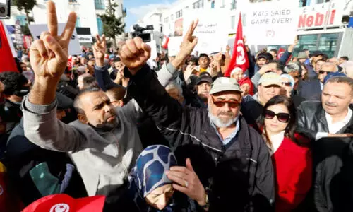 മുല്ലപ്പൂ വിപ്ലവത്തിന്റെ 12ാം വാർഷികം: തുനീഷ്യയിൽ വൻ പ്രതിഷേധ റാലി മുല്ലപ്പൂ വിപ്ലവത്തിന്റെ 12ാം വാർഷികം: തുനീഷ്യയിൽ വൻ പ്രതിഷേധ റാലി