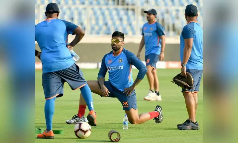 ‘സ്​കൈ’യുടെ ഷോട്ടുകളിൽ ത്രസിച്ച്​ കാര്യവട്ടം