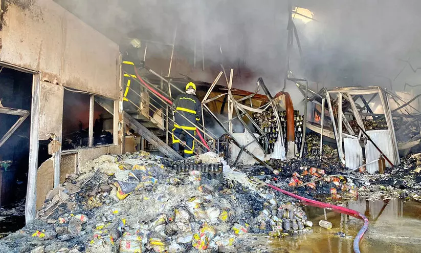 ബൗശറിൽ ഗോഡൗണിന് തീ പിടിച്ചു ബൗശറിൽ ഗോഡൗണിന് തീ പിടിച്ചു