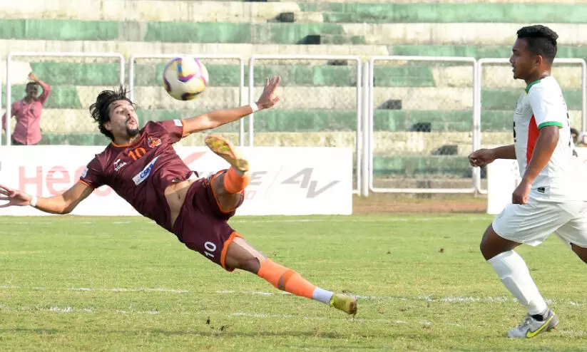 ഐ ലീഗ്: സ്വന്തം ഗ്രൗണ്ടിൽ ഗോകുലത്തിന് ആദ്യ തോൽവി (2 -1) ഐ ലീഗ്: സ്വന്തം ഗ്രൗണ്ടിൽ ഗോകുലത്തിന് ആദ്യ തോൽവി (2 -1)