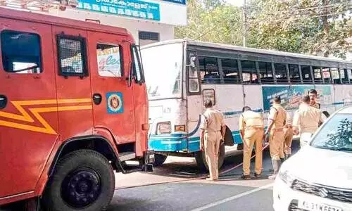 ആലപ്പുഴ-തണ്ണീർമുക്കം റോഡ്​; ട്രാഫിക് സുരക്ഷയിൽ ആശങ്ക