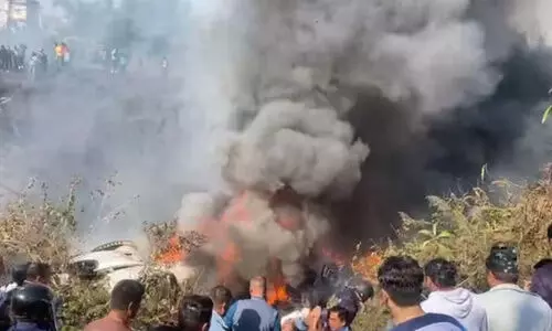 നേപ്പാളിൽ വിമാനം തകർന്ന് 67 മരണം; 45 മൃതദേഹങ്ങൾ കണ്ടെടുത്തു, രണ്ടുപേരുടെ നില അതിഗുരുതരം -വിഡിയോ നേപ്പാളിൽ വിമാനം തകർന്ന് 67 മരണം; 45 മൃതദേഹങ്ങൾ കണ്ടെടുത്തു, രണ്ടുപേരുടെ നില അതിഗുരുതരം -വിഡിയോ