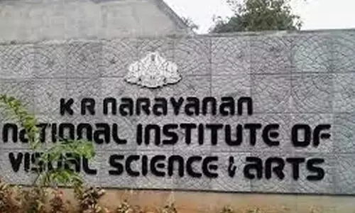 ശങ്കർ മോഹനൊപ്പം പുറത്തുപോകുന്നവർ പോകട്ടെ -വിദ്യാർഥികൾ