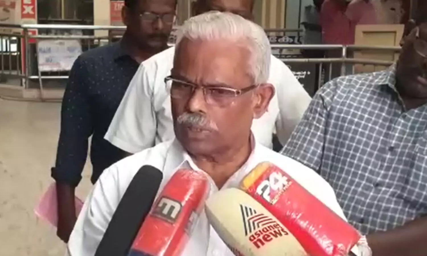 മകരവിളക്ക് ദിനത്തിൽ ഭക്തരെ പിടിച്ചു തള്ളിയ സംഭവത്തിൽ ന്യായീകരണവുമായി ദേവസ്വം ബോർഡ് പ്രസിഡന്‍റ്