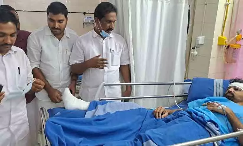 സന്ദീപിനെ ആക്രമിച്ചത് ആർ.എസ്.എസുകാർ, സംഭവം ക്ഷേത്രത്തിലെ വൈദ്യുതി പുനസ്ഥാപിക്കുന്നതിനിടെ -അഡ്വ. മാര്ട്ടിന് ജോര്ജ് സന്ദീപിനെ ആക്രമിച്ചത് ആർ.എസ്.എസുകാർ, സംഭവം ക്ഷേത്രത്തിലെ വൈദ്യുതി പുനസ്ഥാപിക്കുന്നതിനിടെ -അഡ്വ. മാര്ട്ടിന് ജോര്ജ്