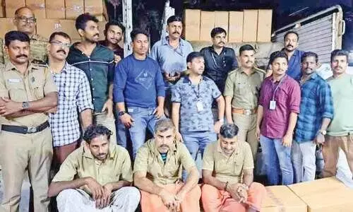 ലോറിയില്‍ കടത്തിയ ഒരുകോടി രൂപയുടെ പുകയില ഉൽപന്നങ്ങൾ പിടികൂടി