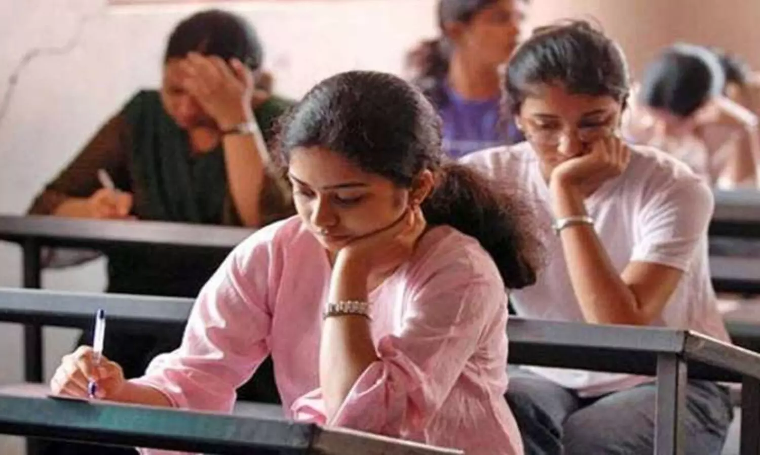 സാങ്കേതിക സർവകലാശാല വിദ്യാർഥിനികൾക്ക് ആർത്തവാവധി; ബോർഡ് ഓഫ് ഗവേണേഴ്സ് അംഗീകാരം നൽകി