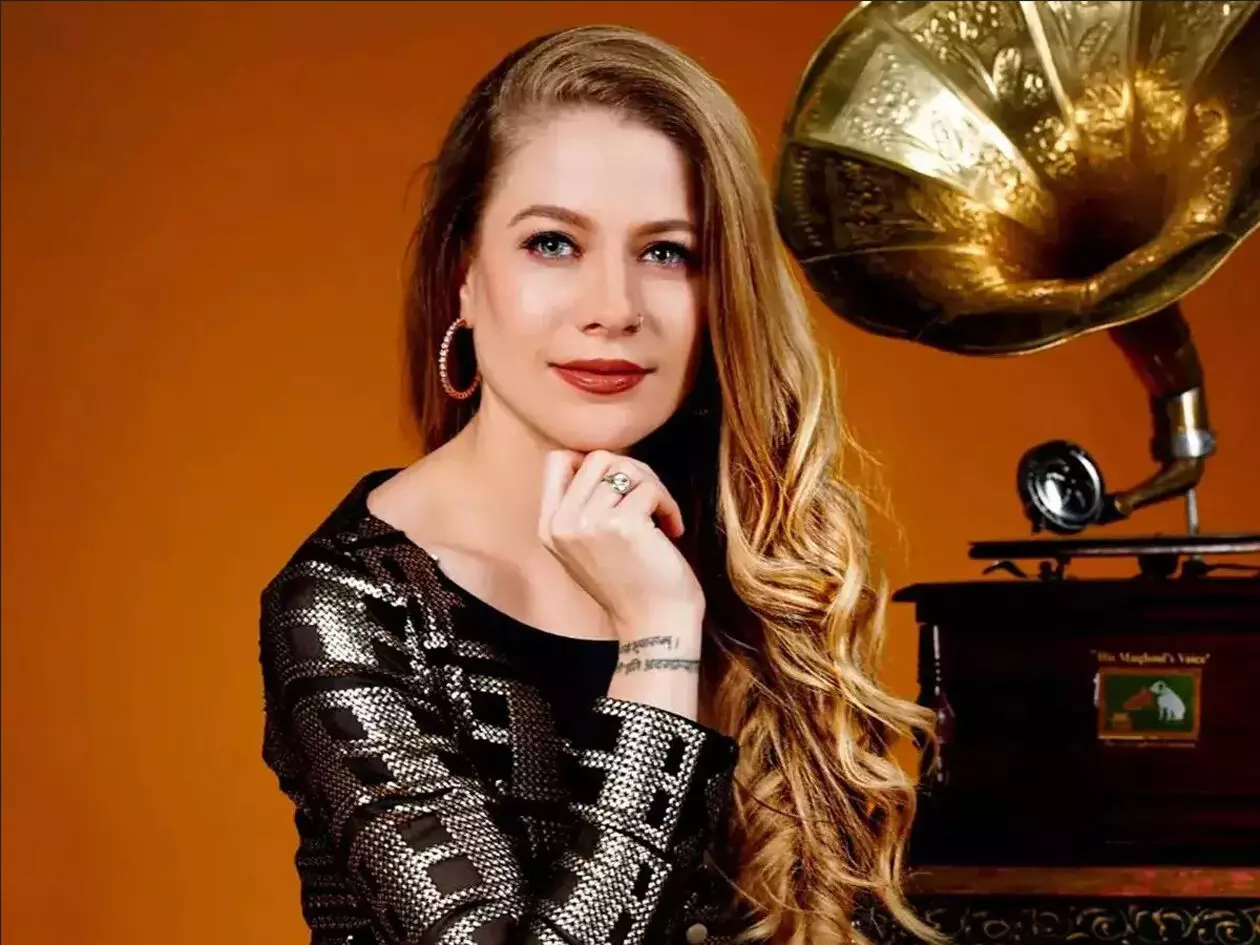 അപർണ മൾബറി