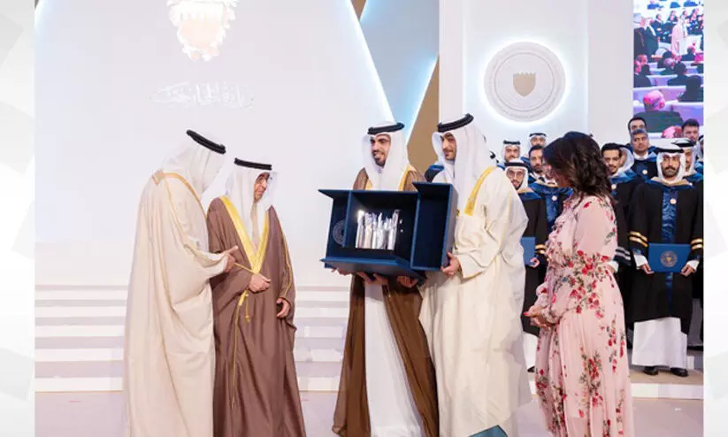 ന​യ​ത​ന്ത്ര കോ​ഴ്​​സ്​ പൂ​ർ​ത്തി​യാ​ക്കി​യ​വ​രു​ടെ ബി​രു​ദ​ദാ​ന ച​ട​ങ്ങ്​ സം​ഘ​ടി​പ്പി​ച്ചു