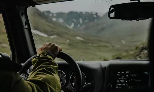 സാ​ഹ​സി​ക ടൂ​റി​സം: ഇ-​ലൈ​സ​ൻ​സ് സൗ​ക​ര്യം ഒ​രു​ക്കും