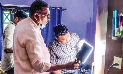 വീട് കുത്തിത്തുറന്ന് 16 പവൻ കവർന്നു