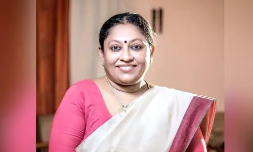 പ്ര​വാ​സ കൈ​ര​ളി സാ​ഹി​ത്യ പു​ര​സ്‌​കാ​രം കെ.​ആ​ര്‍. മീ​ര​ക്ക്