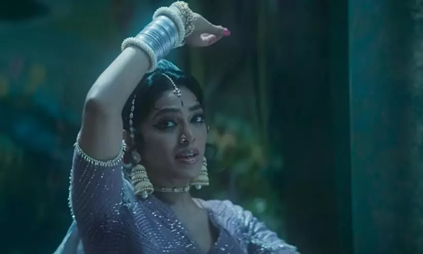 Neelavelicham Movie anuraga madhuchashakam video  Song Out