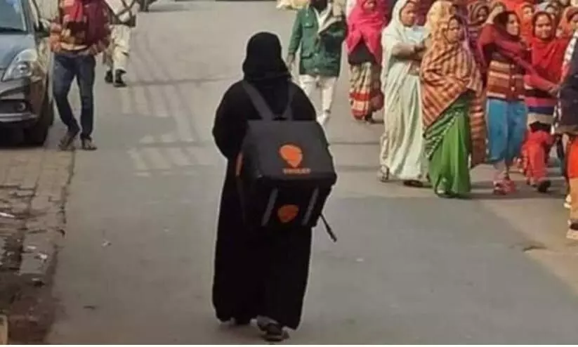 Story Of This Viral Burqa-Clad Woman With Swiggy Story Of This Viral Burqa-Clad Woman With Swiggy