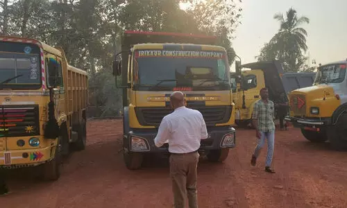 അമിത ഭാരം കയറ്റിയ 240 വാഹനങ്ങൾ  പിടിച്ചെടുത്തു, പിഴ 70 ലക്ഷം, ഉദ്യോഗസ്ഥർക്ക് കോഴ ഗൂഗിൽ പേയിൽ