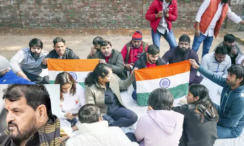ലൈംഗികാതിക്രമവും വധഭീഷണിയും: ഫെഡറേഷൻ പ്രസിഡന്റിനെതിരെ ഗുസ്തി താരങ്ങളുടെ പ്രതിഷേധം