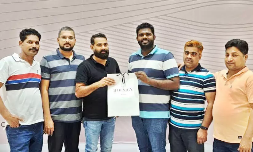 അ​ബ്​​ദു​ല്ല​ക്കു​ട്ടി നെ​യ്യ​പ്പാ​ട​ന് യാ​ത്ര​യ​യ​പ്പ് ന​ൽ​കി