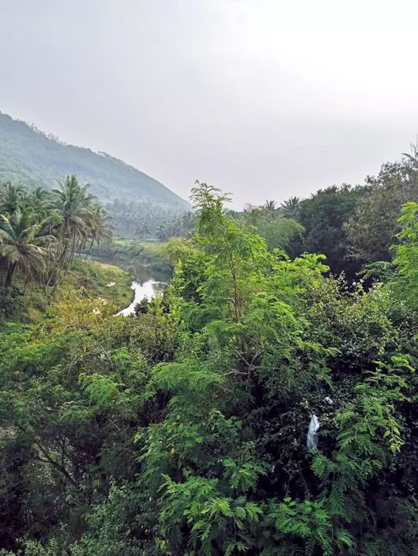 ഉ​​ഷാ​​കു​​മാ​​രി​​യുടെയും  ശാ​​ന്ത​​കു​​മാ​​രി​​യുടെയും സ്ഥലം