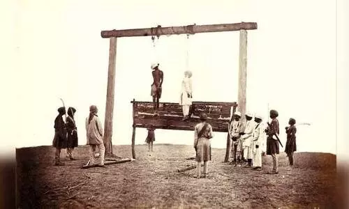 നമ്മുടെ, അവരുടെ, ആരുടെ ചരിത്രം