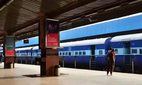 ട്രെയിനിൽ വിദ്യാർഥിനികളോട് മോശമായി പെരുമാറിയ രണ്ട് ജവാന്മാർ അറസ്റ്റിൽ