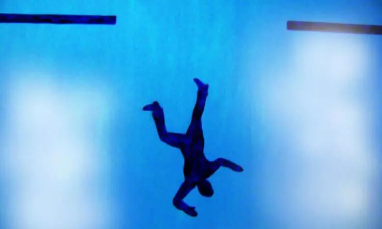 വീ​​ണാ വീ​​ണേ​​ട​​ത്ത് കി​​ട​​ക്ക​​രു​​ത​​മ്മ്വോ