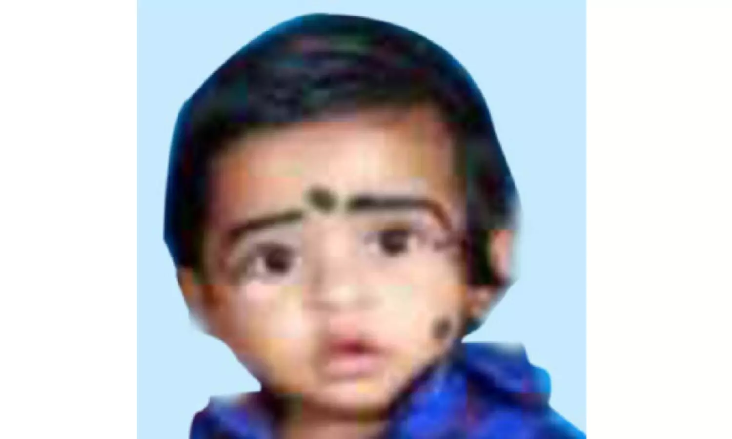 മാതാവിന്‍റെയും സഹോദരന്‍റെയും കൺമുന്നിൽ സ്‌കൂൾ വാനിനടിയിൽപെട്ട് രണ്ടരവയസ്സുകാരൻ മരിച്ചു