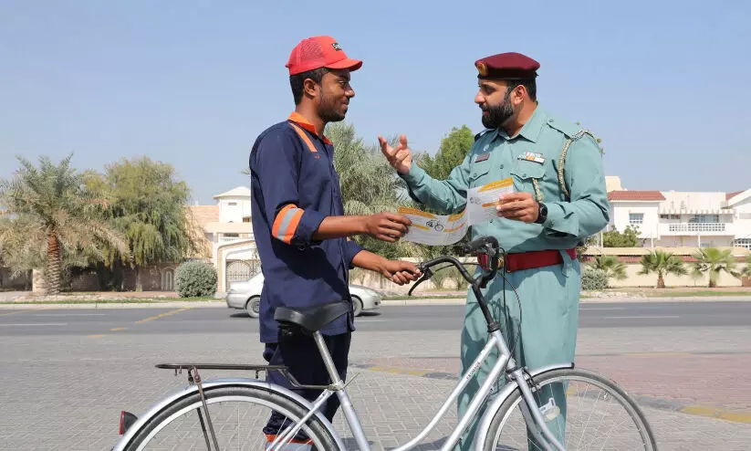 സൈക്കിൾ യാത്രികർ ശ്രദ്ധിക്കണം; മുന്നറിയിപ്പുമായി അജ്മാന് പൊലീസ് സൈക്കിൾ യാത്രികർ ശ്രദ്ധിക്കണം; മുന്നറിയിപ്പുമായി അജ്മാന് പൊലീസ്
