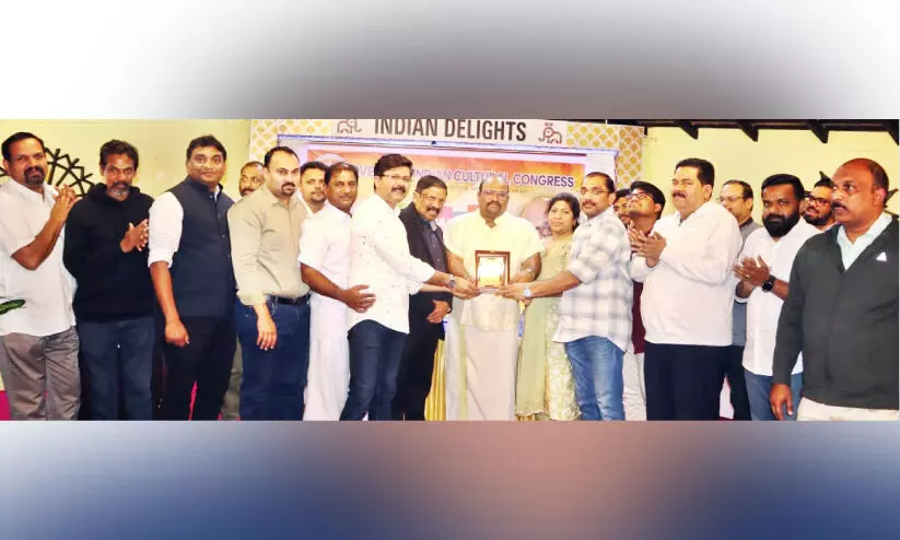 ജസ്റ്റിൻ ജേക്കബിന് ഒ.ഐ.സി.സി ജില്ല കമ്മിറ്റി യാത്രയയപ്പ് നൽകി ജസ്റ്റിൻ ജേക്കബിന് ഒ.ഐ.സി.സി ജില്ല കമ്മിറ്റി യാത്രയയപ്പ് നൽകി