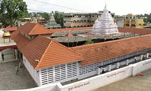 ക്ഷേത്ര ഉത്സവത്തിൽ വീണ്ടും മുസ്‍ലിം വ്യാപാരികളെ വിലക്കി വി.എച്ച്.പി; ബാനർ മാറ്റി പൊലീസ്