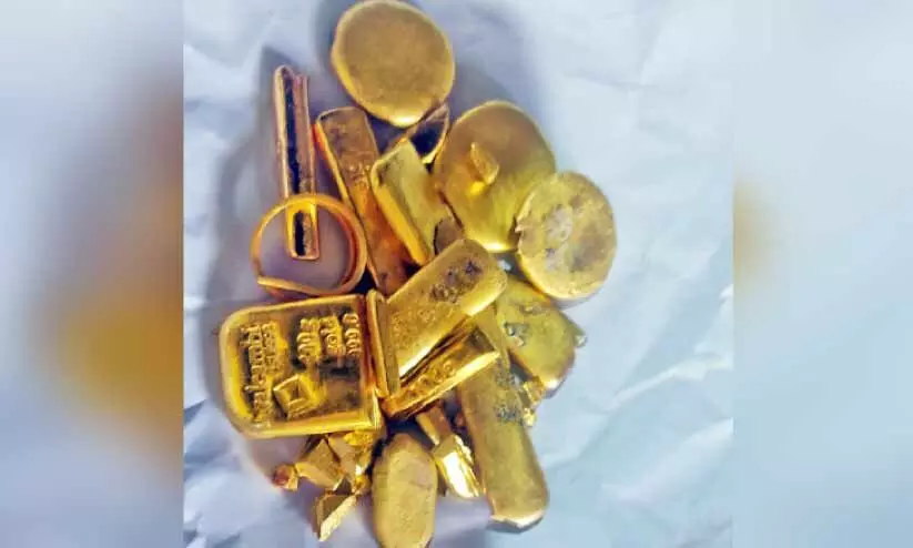 മുത്തങ്ങയിൽ രേഖകളില്ലാതെ കടത്തിയ സ്വർണം പിടികൂടി