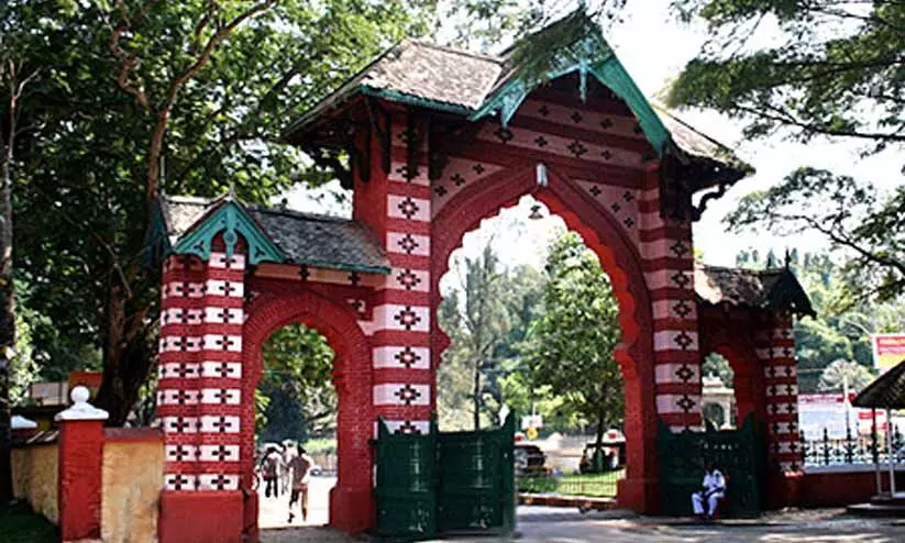 ഈച്ചയും ക്ഷുദ്രജീവികളും പെരുകി; രോഗങ്ങൾ പിടിപെട്ട്​ മൃഗശാലയിൽ മൃഗങ്ങൾ ചാകുന്നു