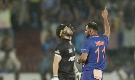 ന്യൂസിലാൻഡിനെ എറിഞ്ഞിട്ട് ഇന്ത്യ; 108 റൺസിന് പുറത്ത്