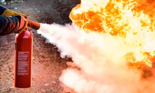 വീരമലക്കുന്നിൽ തീപിടിത്തം; മരങ്ങളടക്കം കത്തി നശിച്ചു