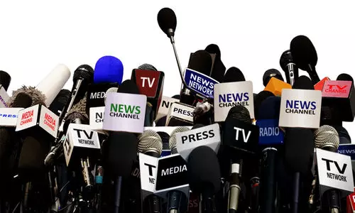 വ്യാ​​ജം, വി​​ദ്വേ​​ഷം, ‘ഡോ​​ഗ് വി​​സ്ൽ’...