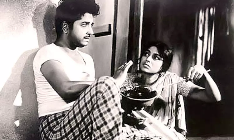 അ​​ക​​ലെ​​യ​​ക​​ലെ നീ​​ലാ​​കാ​​ശം -44