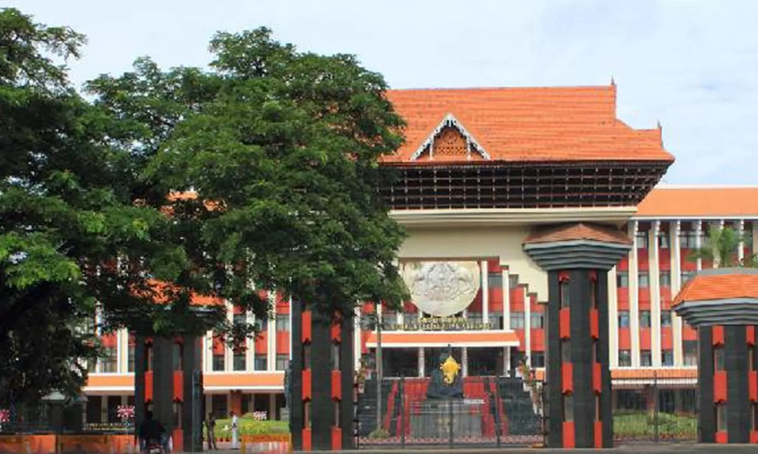 പതിനഞ്ചാം കേരള നിയമസഭയുടെ എട്ടാം സമ്മേളനം നാളെ തുടങ്ങും