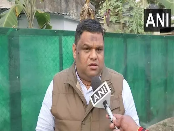 മദ്രസകളിലെ അമുസ്‍ലിംകളെ സ്കൂളുകളിലേക്ക് മാറ്റണം