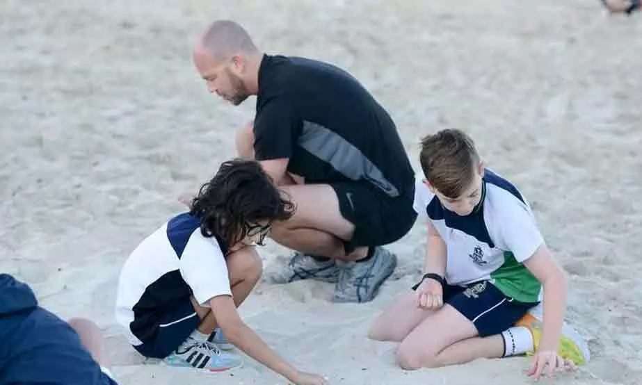 മുട്ടയിടാൻ കടലാമകളെത്തും; സഅദിയാത്ത് ദ്വീപ് ശുചീകരിച്ചു