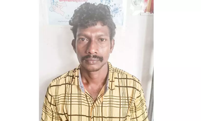 ഒ​ളി​വി​ലി​രു​ന്ന പ്ര​തി അ​റ​സ്റ്റി​ൽ