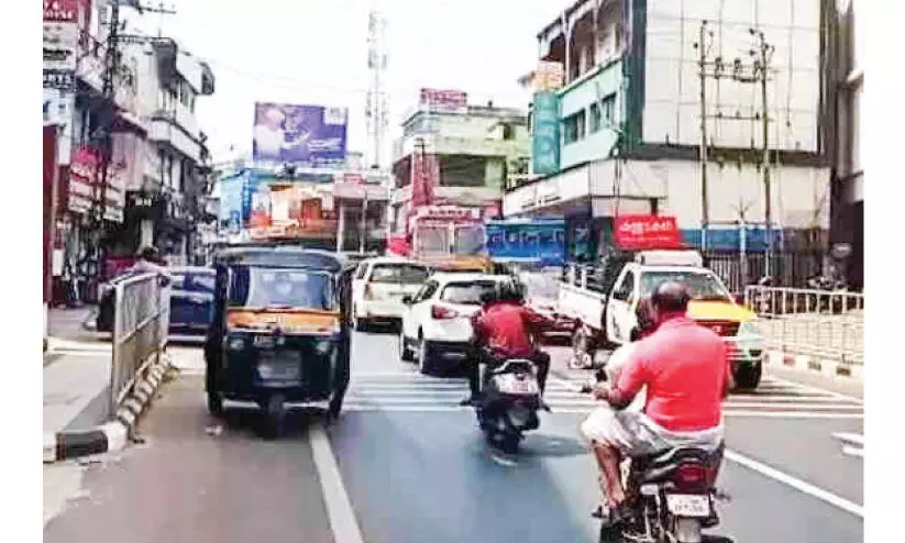 മണ്ണാർക്കാട്ടെ ഗതാഗത പ്രശ്നം; പ്രാദേശിക റോഡുകൾ വികസിപ്പിക്കണമെന്നാവശ്യം