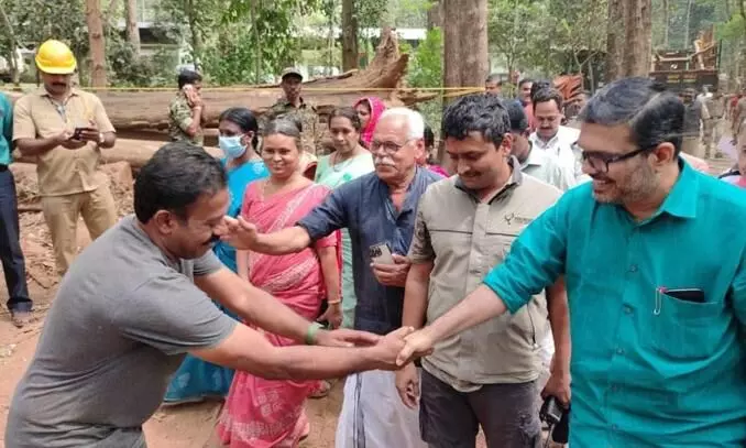 പിടിസെവനെ തളച്ച സംഘത്തെ എത്ര അഭിനന്ദിച്ചാലും അധികമാവുകയില്ലെന്ന് മന്ത്രി എം.ബി. രാജേഷ് പിടിസെവനെ തളച്ച സംഘത്തെ എത്ര അഭിനന്ദിച്ചാലും അധികമാവുകയില്ലെന്ന് മന്ത്രി എം.ബി. രാജേഷ്