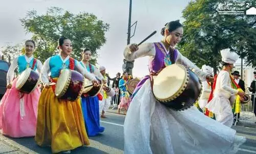 ഖിമാം അന്താരാഷ്ട്ര ഉത്സവത്തിന് സൗദിയിലെ അസീർ മേഖലയിൽ വർണാഭമായ തുടക്കം ഖിമാം അന്താരാഷ്ട്ര ഉത്സവത്തിന് സൗദിയിലെ അസീർ മേഖലയിൽ വർണാഭമായ തുടക്കം
