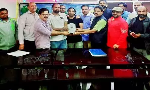 യൂസുഫ് അലനല്ലൂരിന് കെ.എം.സി. സി യാത്രയയപ്പ് നൽകി