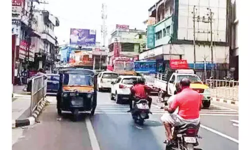 മണ്ണാർക്കാട്ടെ ഗതാഗത പ്രശ്നം; പ്രാദേശിക റോഡുകൾ വികസിപ്പിക്കണമെന്നാവശ്യം