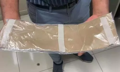 കാൽചിലമ്പ് രൂപത്തിലും സ്വർണക്കടത്ത്; ഒരാൾ പിടിയിൽ കാൽചിലമ്പ് രൂപത്തിലും സ്വർണക്കടത്ത്; ഒരാൾ പിടിയിൽ