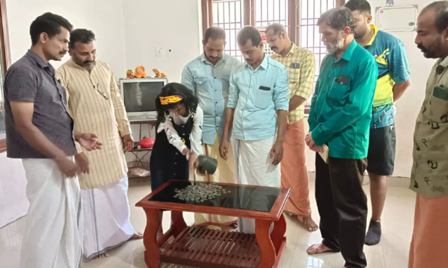 മീനാക്ഷിയുടെ സമ്പാദ്യ കുടുക്കക്ക് ലക്ഷങ്ങളുടെ വിലയുണ്ട്