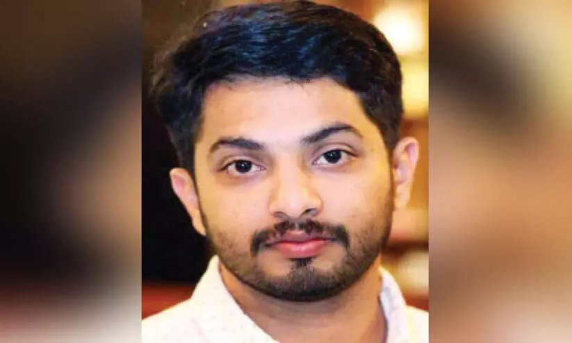 ഓ​ൺ​ലൈ​ൻ ലേ​ല ആ​പ് ബി​സി​ന​സി​ന്‍റെ പേ​രി​ൽ ല​ക്ഷ​ങ്ങ​ൾ ത​ട്ടി​യ യു​വാ​വ് പി​ടി​യി​ൽ