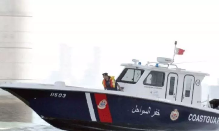 നടുക്കടലിൽ കുടുങ്ങിയ നാല് പേരെ കോസ്റ്റ് ഗാർഡ് രക്ഷപ്പെടുത്തി നടുക്കടലിൽ കുടുങ്ങിയ നാല് പേരെ കോസ്റ്റ് ഗാർഡ് രക്ഷപ്പെടുത്തി