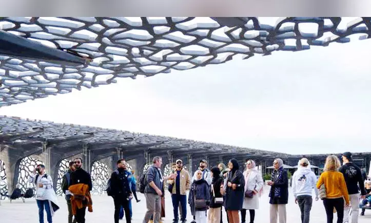 ബിൽഅറബ് ആർക്കിടെക്ചർ പുരസ്കാരം; വിദേശ വാസ്തുവിദ്യ മാതൃകകൾ സന്ദർശിച്ച് മത്സരാർഥികൾ ബിൽഅറബ് ആർക്കിടെക്ചർ പുരസ്കാരം; വിദേശ വാസ്തുവിദ്യ മാതൃകകൾ സന്ദർശിച്ച് മത്സരാർഥികൾ